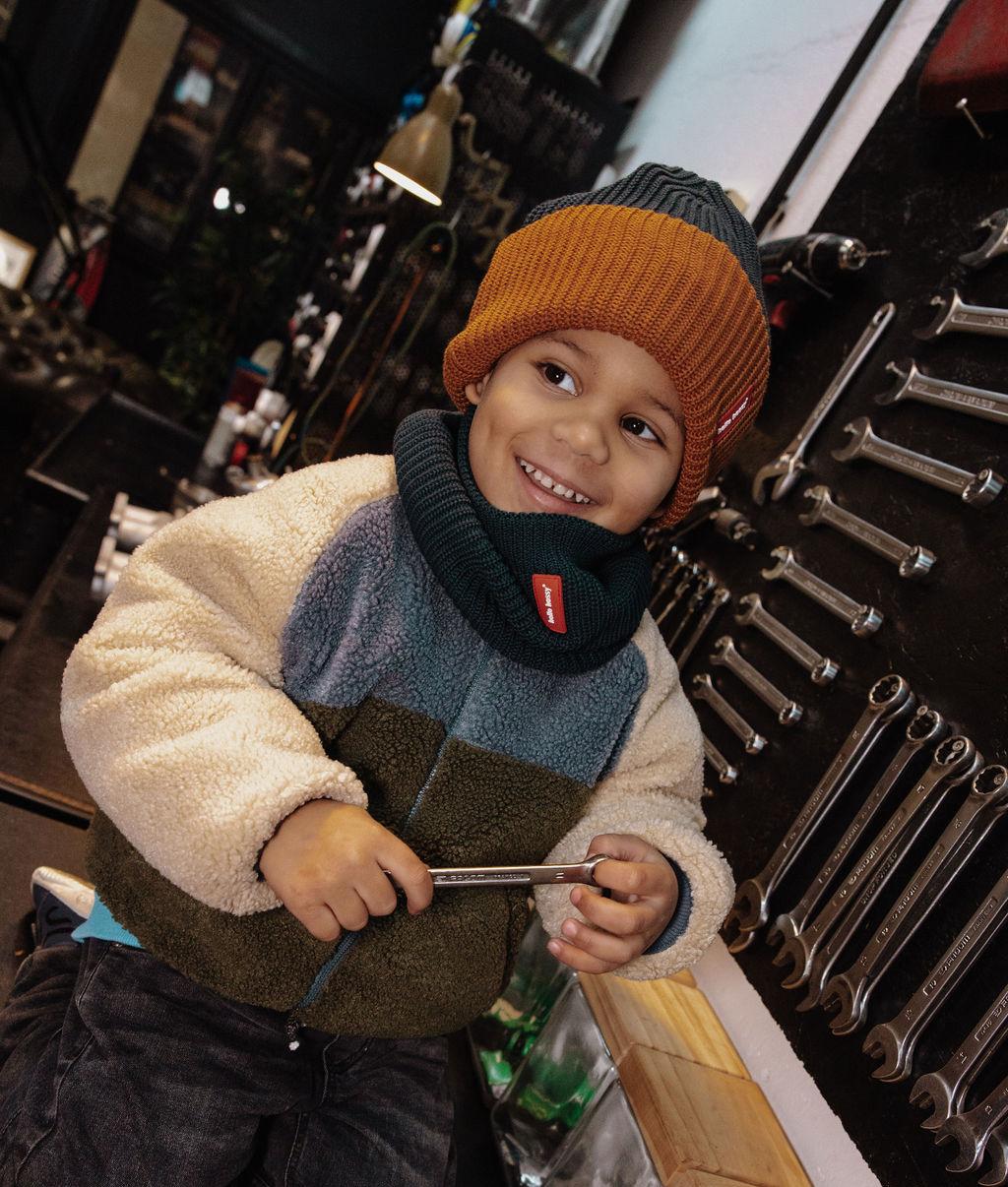 Garçon avec le bonnet en maille Flow Polo - photo lifestyle - Hello Hossy