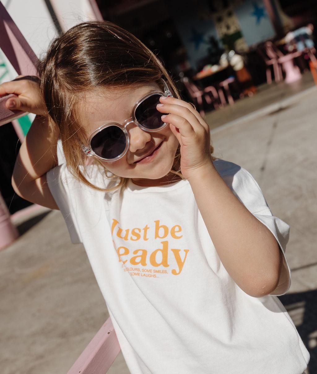 Zonnebrillen voor kinderen wit transparant ronde vorm donkere glazen Hello Hossy
