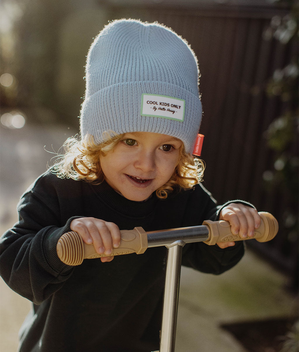 Bonnet coloré Enfants Pop Artic, maille douce et fine, laine, sans pompon, dès 9 mois, Cool Kids Only !