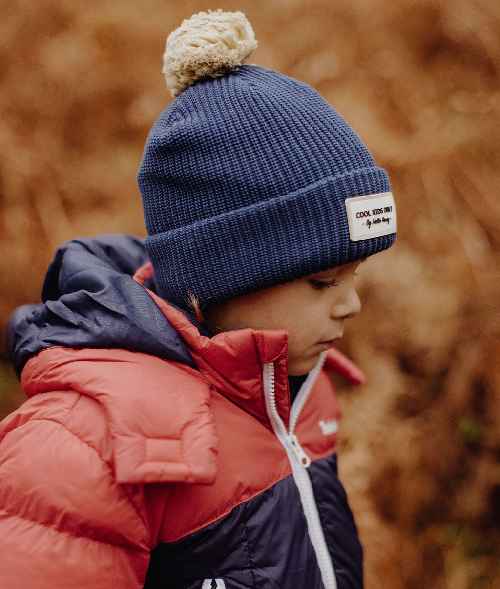 Bonnet Enfants Color Block Night, avec pompon, doublure polaire, coton biologique, dès 9 mois, Cool Kids Only !