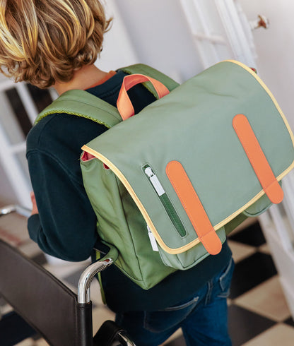 Groene kinderschooltas met oranje details en ritszak Hello Hossy