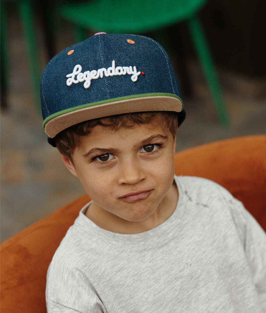 Casquette Enfants Jean Legendary, visière plate, coton biologique, certifiée Oeko-Tex, dès 9 mois, Cool Kids Only !