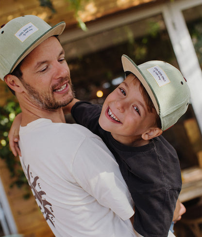 Casquette Parents-Enfants Sweet Green Duo, visière plate, velours, matchy-matchy, dès 9 mois, Cool Kids Only !