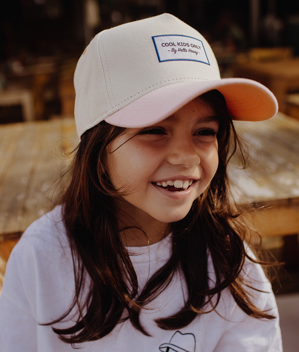 Casquette Enfants Mini Primrose, visière courbée, 100% coton biologique, certifiée Oeko-Tex, dès 9 mois, Cool Kids Only !