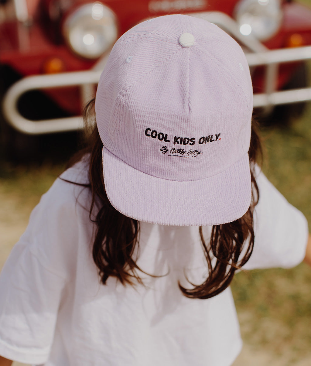 Casquette Enfants Mini Plum, visière plate, velours, certifiée Oeko-Tex, dès 9 mois, Cool Kids Only !