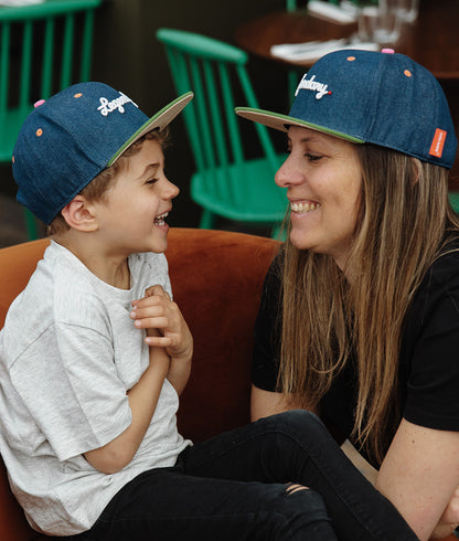 Casquette Mamans-Enfants Jean Legendary, visière plate, coton biologique, certifiée Oeko-Tex, dès 9 mois, Cool Kids Only !