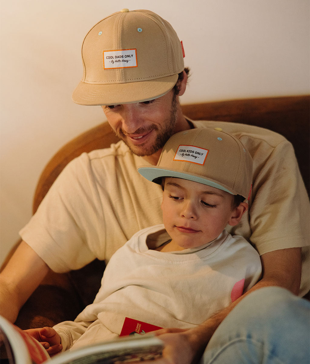 Casquette Parents-Enfants Mini Sandy, visière plate, 100% coton biologique, matchy-matchy, dès 9 mois, Cool Kids Only !