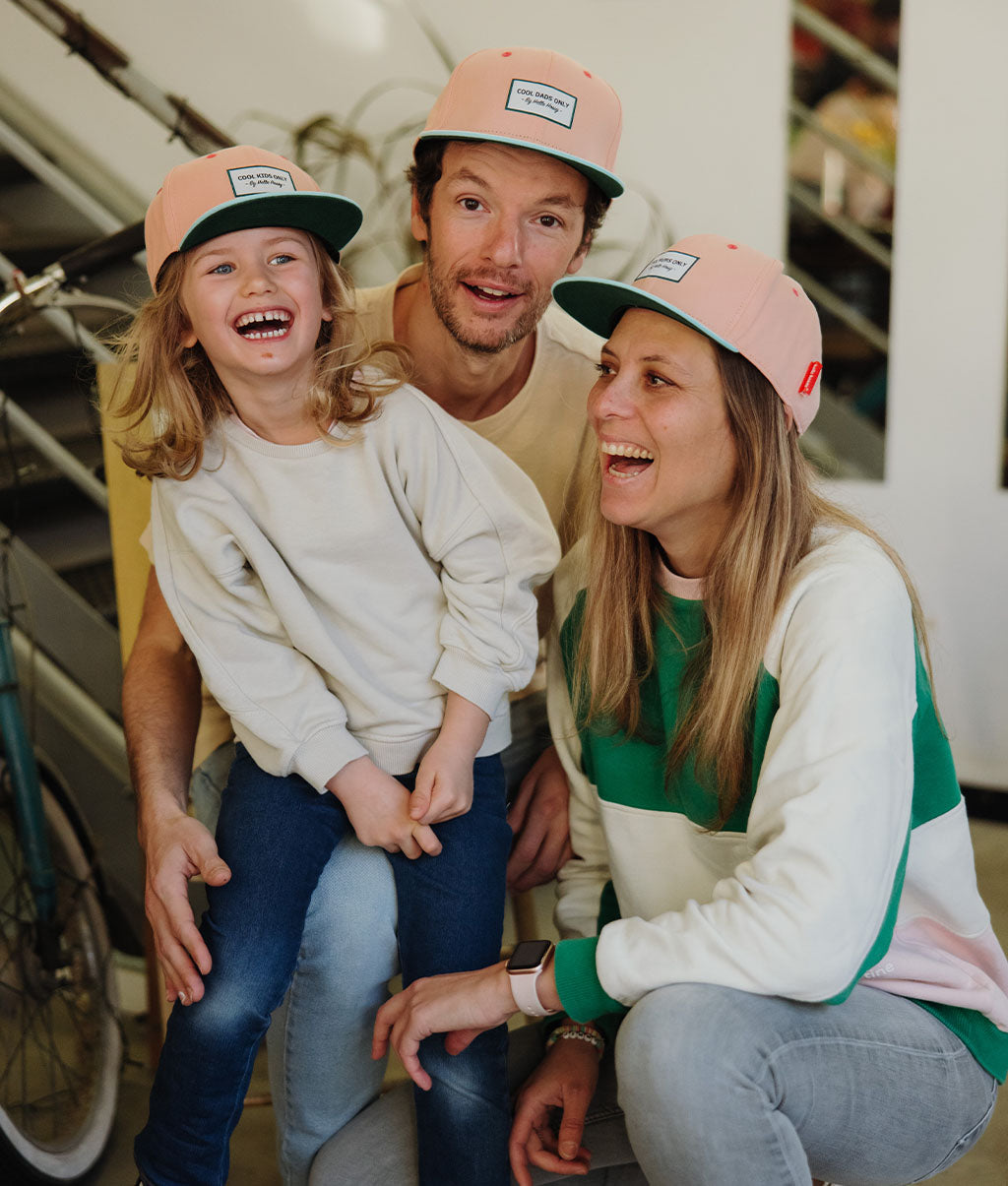 Casquette Parents-Enfants Mini Jolly, visière plate, 100% coton biologique, matchy-matchy, dès 9 mois, Cool Kids Only !