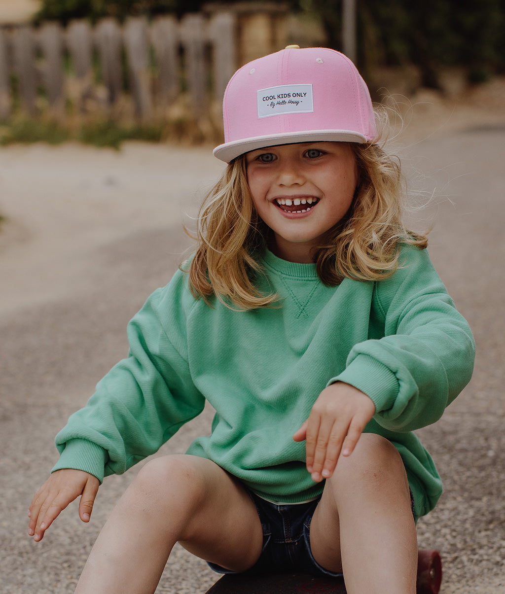 Casquette Enfants Mini Doll, visière plate, 100% coton biologique, certifiée Oeko-Tex, dès 9 mois, Cool Kids Only !