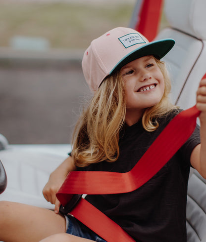 Casquette Enfants Mini Jolly, visière plate, 100% coton biologique, certifiée Oeko-Tex, dès 9 mois, Cool Kids Only !