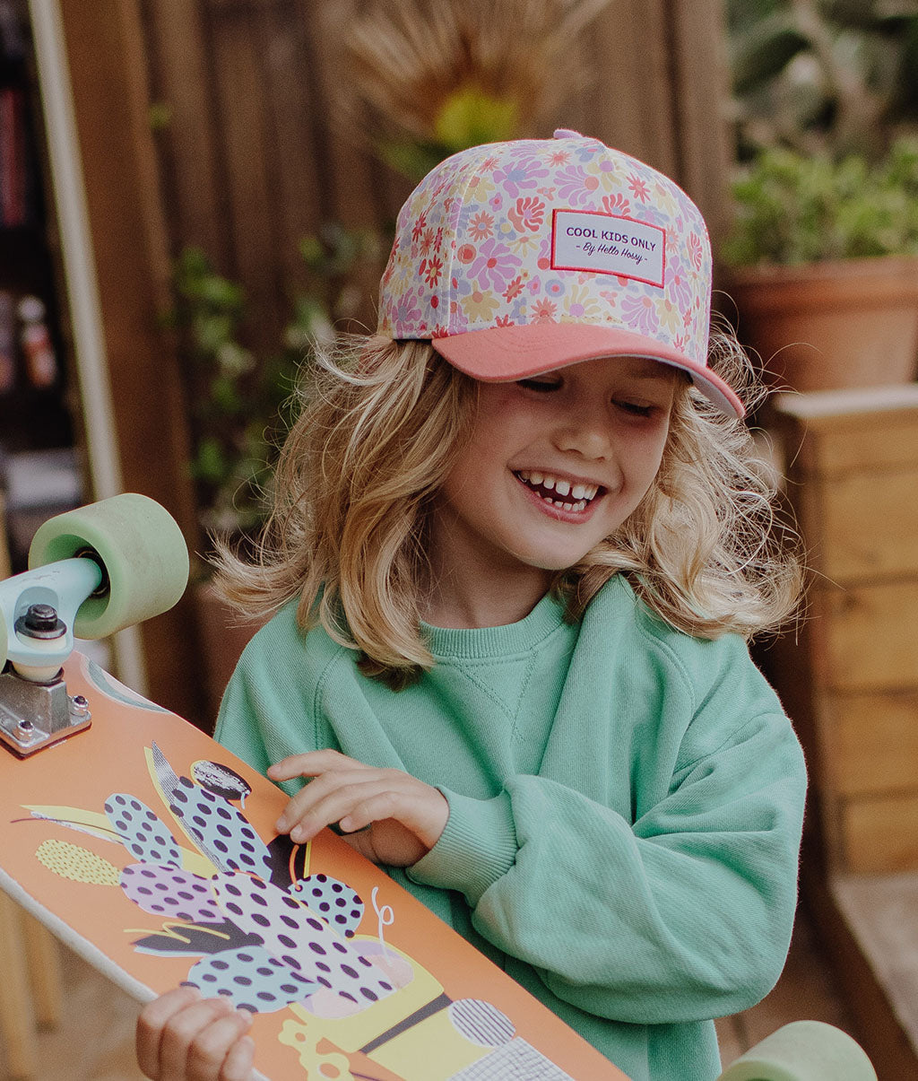 Casquette Enfants Retro Flowers, visière courbée, éco-responsable, certifiée Oeko-Tex, dès 9 mois, Cool Kids Only !