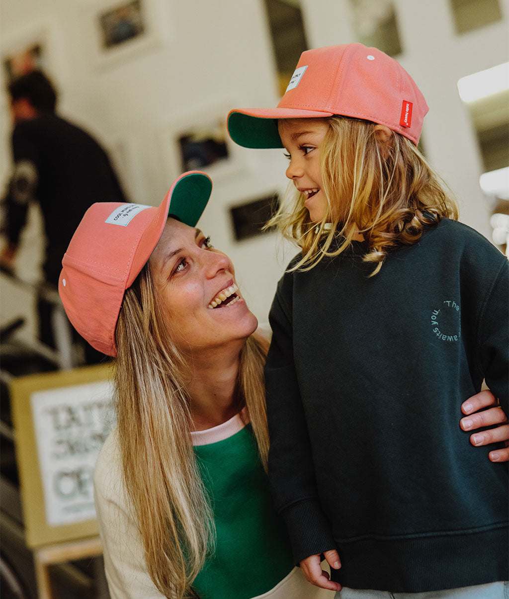 Casquette Parents-Enfants Mini Kiss, visière courbée, 100% coton biologique, matchy-matchy, dès 9 mois, Cool Kids Only !