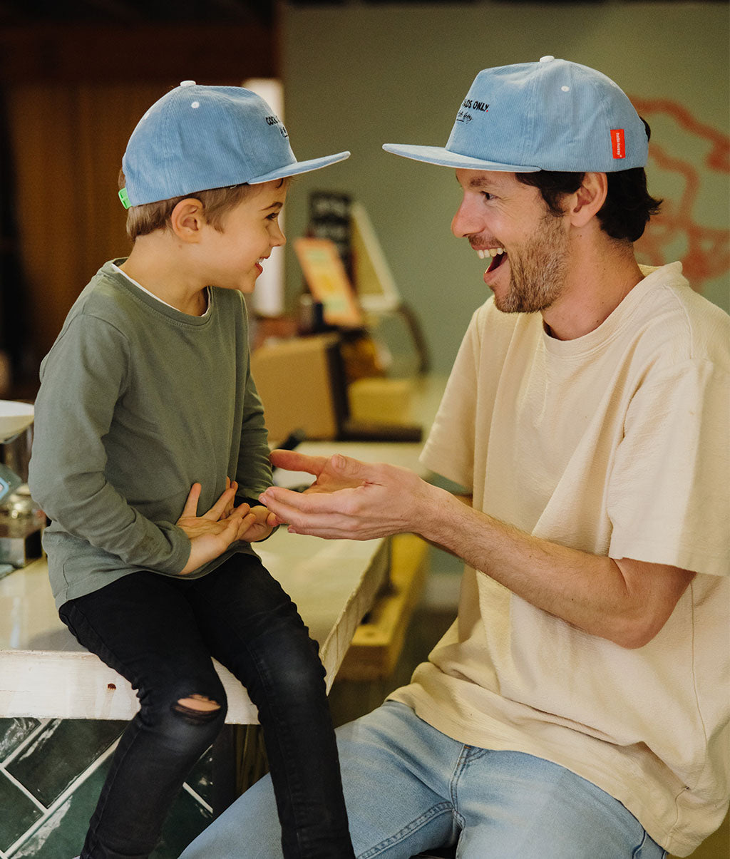 Casquette Parents-Enfants Mini Açaï, visière plate, velours, matchy-matchy, dès 9 mois, Cool Kids Only !