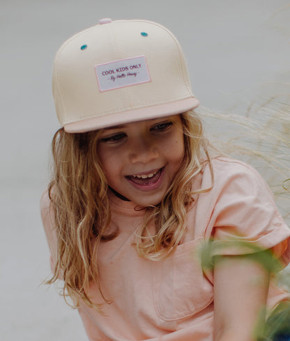 Casquette Enfants Mini Cotton, visière plate, 100% coton biologique, certifiée Oeko-Tex, dès 9 mois, Cool Kids Only !