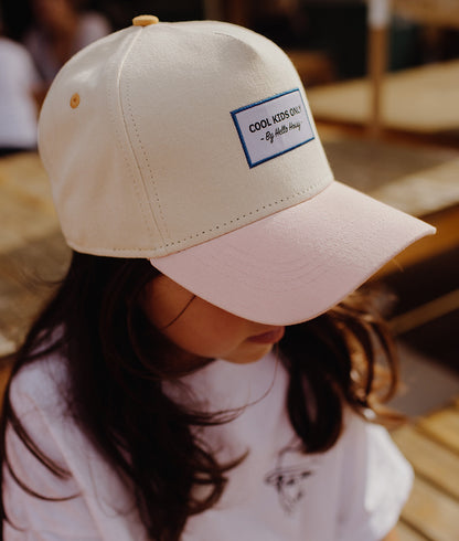 Casquette Enfants Mini Primrose, visière courbée, 100% coton biologique, certifiée Oeko-Tex, dès 9 mois, Cool Kids Only !