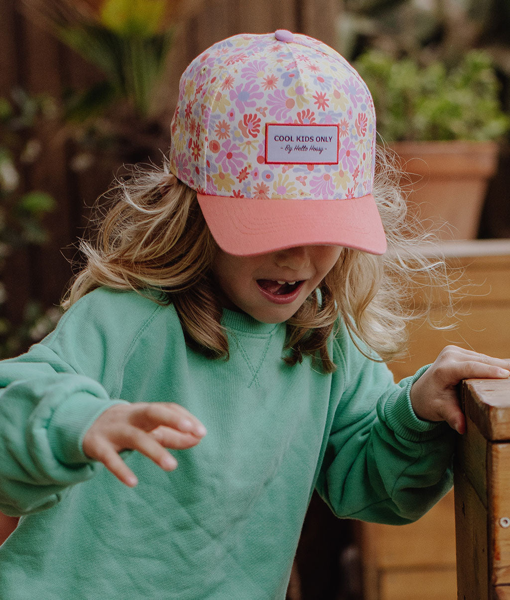 Casquette Enfants Retro Flowers, visière courbée, éco-responsable, certifiée Oeko-Tex, dès 9 mois, Cool Kids Only !