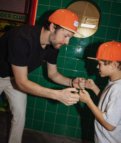 Duo papa kind oranje petten oranje platte klep Hello Hossy