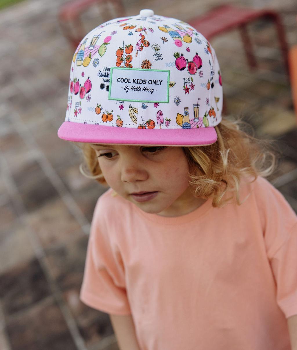 Multikleurige kinderpet met prints roze klep Hello Hossy