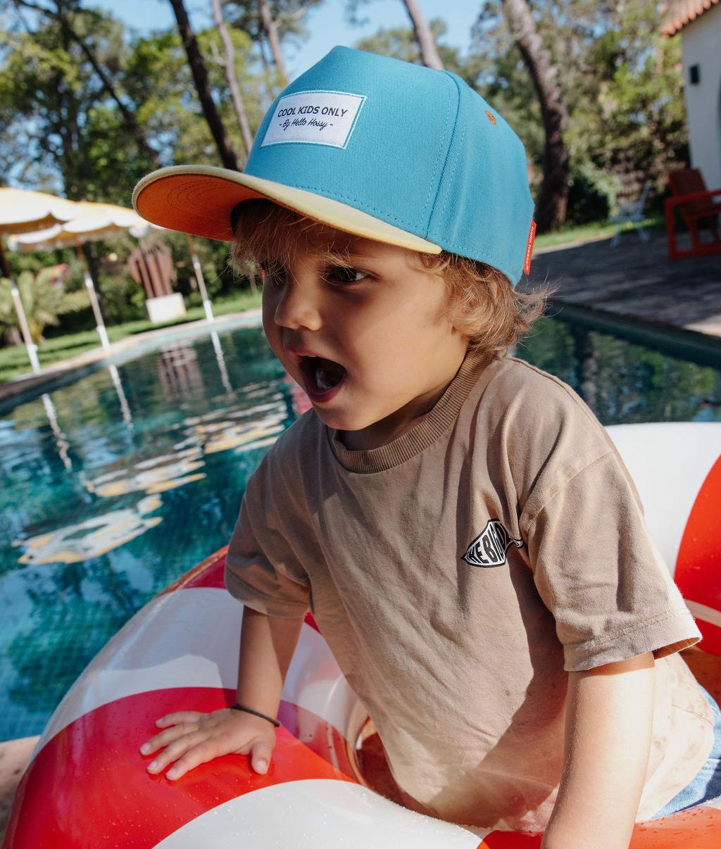 Kinderpet blauw Gele klep borduurwerk Cool Kids Hello Hossy