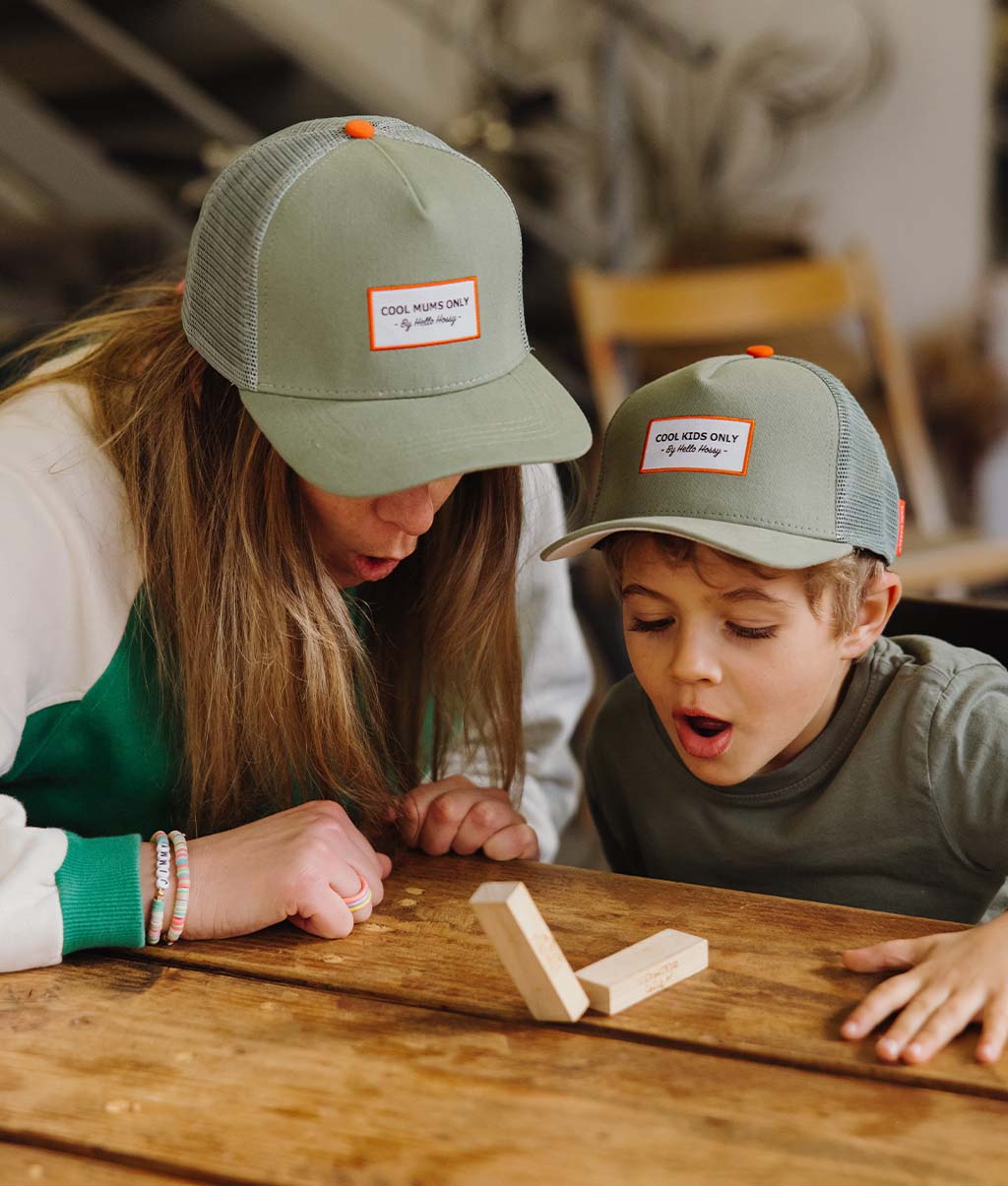 Casquette Parents-Enfants Mini Olive, style Trucker, pack famille, éco-responsable, dès 9 mois, Cool Kids Only !