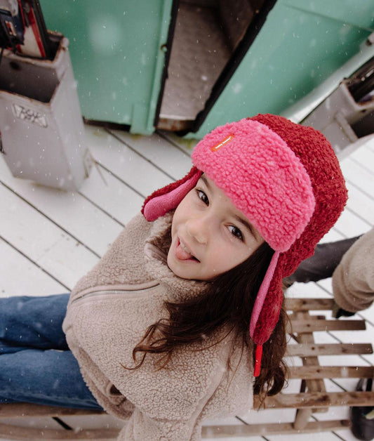 Chapka polaire Cozy Tara portée par une fille – vue du dessus – Hello Hossy