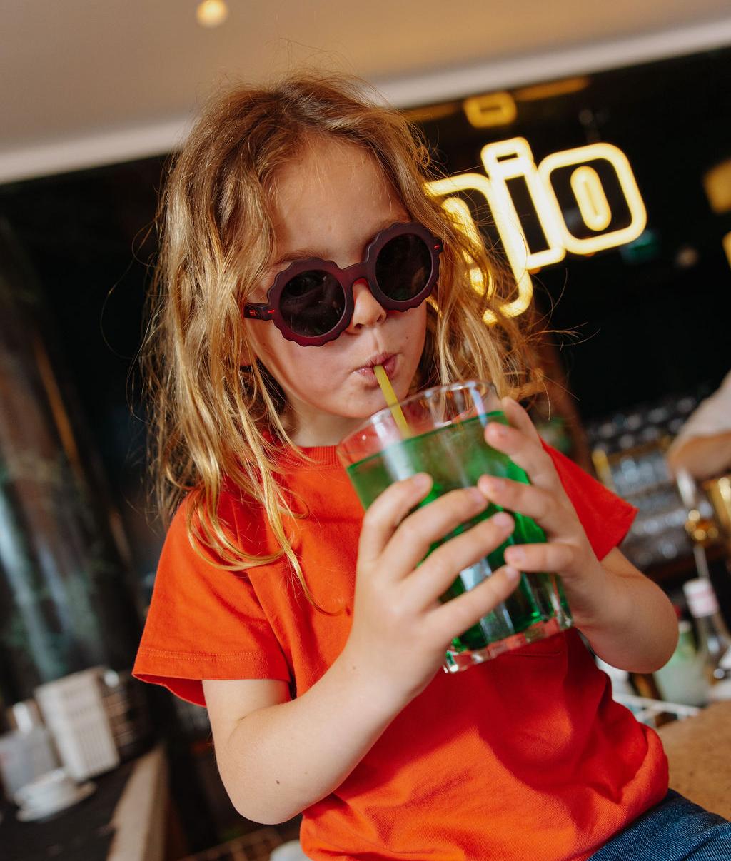 Zonnebrillen kind paars bloem vorm donkere glazen Hello Hossy