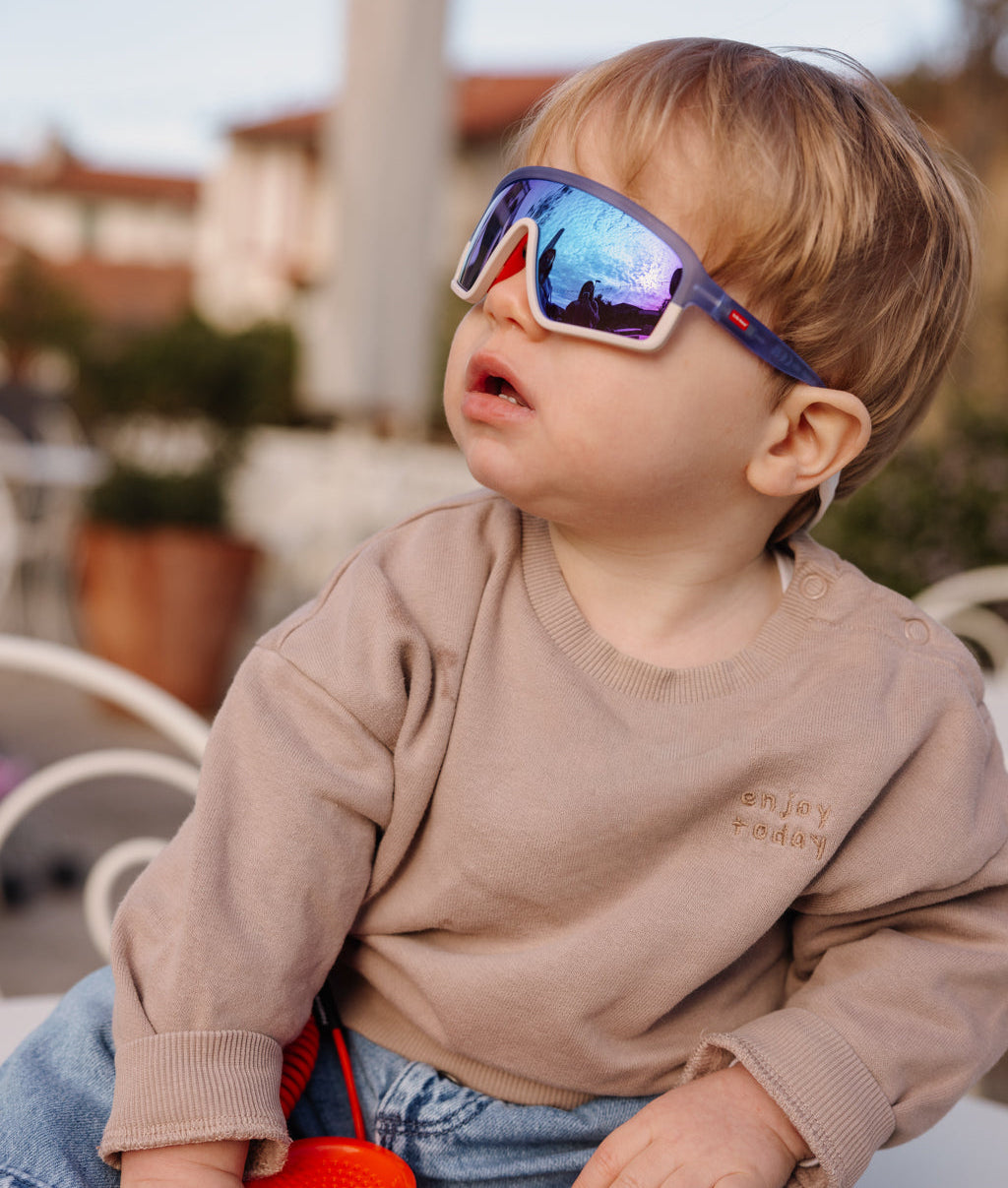 Lunettes de soleil enfant violet blanc forme sport miroir Hello Hossy