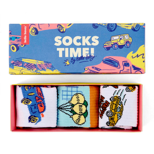 Pack de 3 paires de chaussettes pour enfant à motifs voitures dans leur coffret – vue du dessus