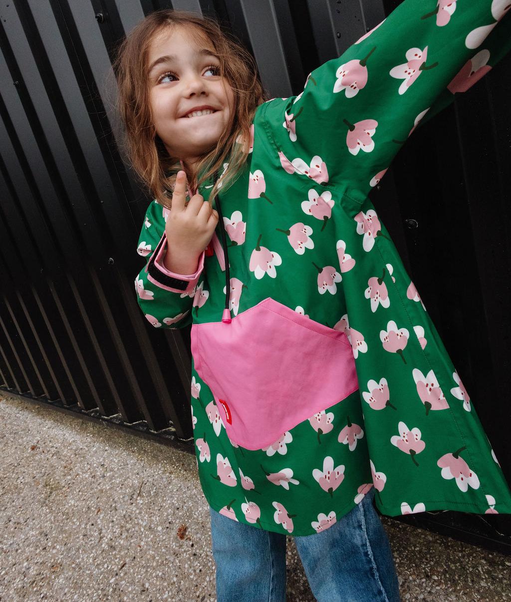 Regenponcho kind groen bloemenprint kangoeroe zak roze Hello Hossy