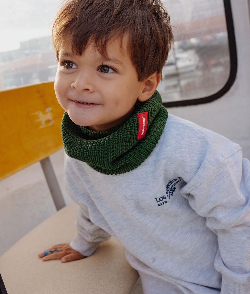 Snood kind groen geribd rood label Hello Hossy