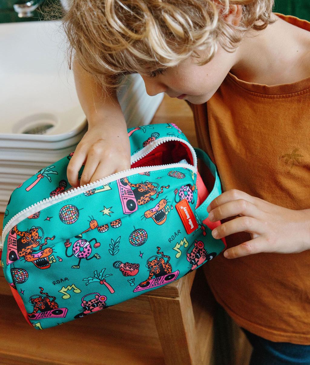 Trousse de toilette enfant vert corail motifs musique animaux Hello Hossy