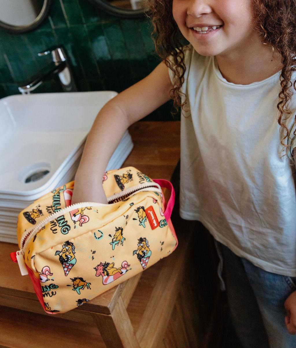 Toilettas kind geel motieven eenhoorn ritssluiting Hello Hossy