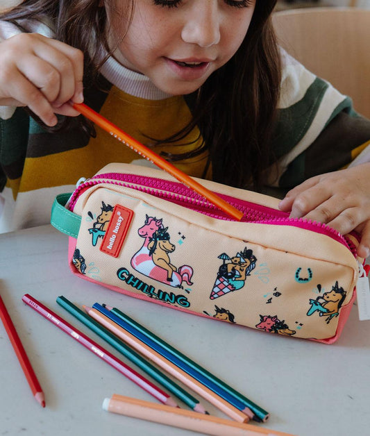Schooletui kind roze geel motieven eenhoorn groene details Hello Hossy