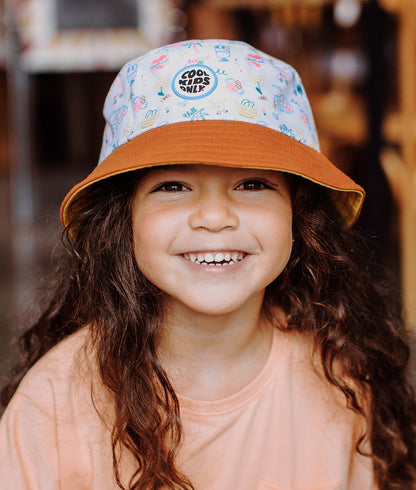 Bob hat kind wit reizen prints oranje rand Hello Hossy