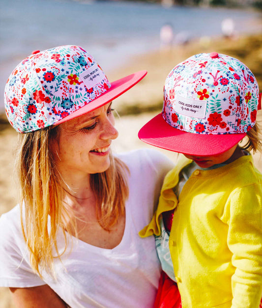 Duo mama kind petten kinderprints bloemen vlakke klep roze Hello Hossy