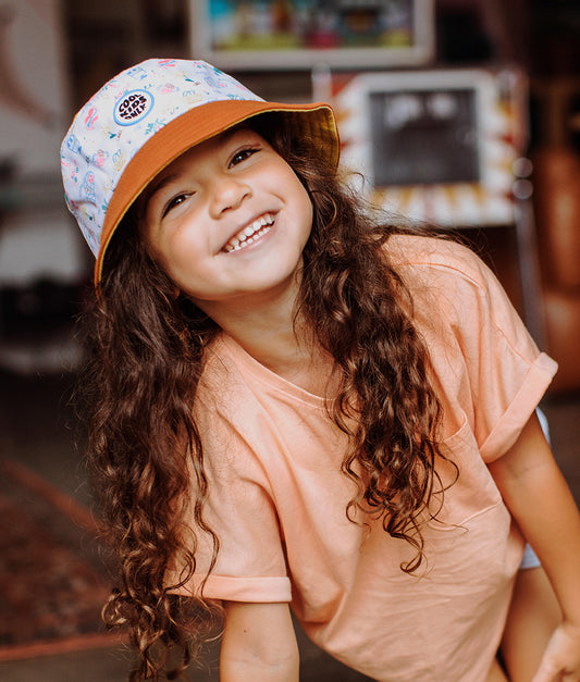 Bob hat kind wit reismotief oranje rand Hello Hossy