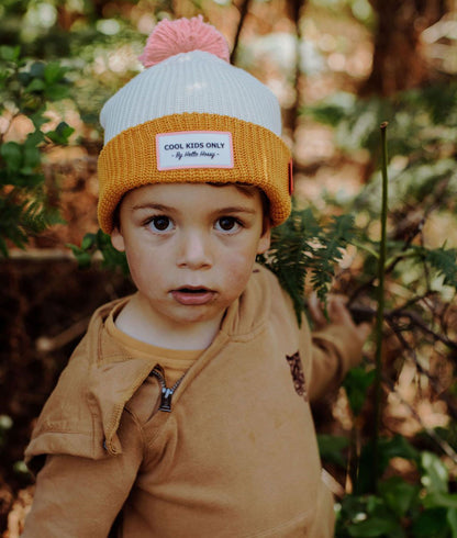 Bonnet Enfants Color Block Camel, avec pompon, doublure polaire, coton biologique, dès 9 mois, Cool Kids Only !