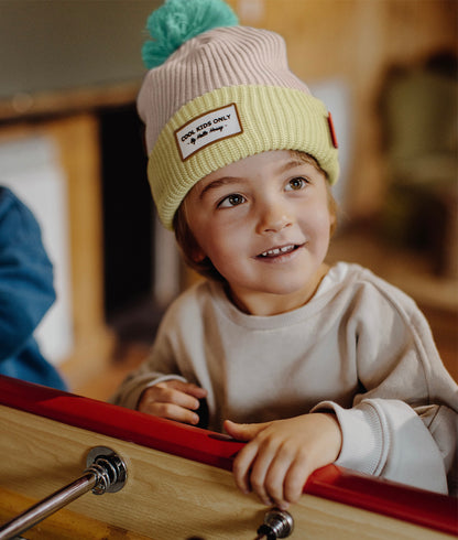 Bonnet Enfants Color Block Gold, avec pompon, doublure polaire, coton biologique, dès 9 mois, Cool Kids Only !