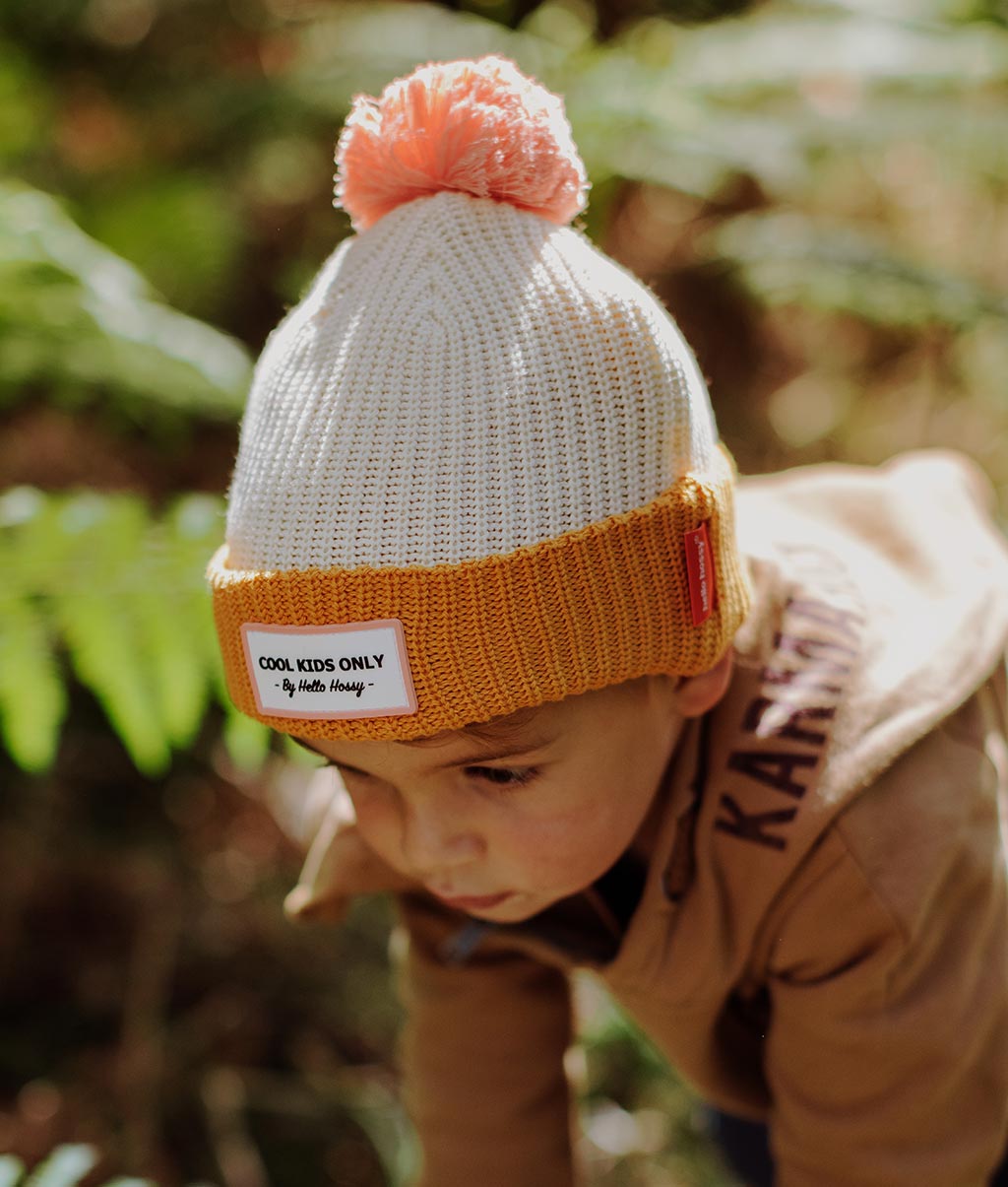 Bonnet Enfants Color Block Camel, avec pompon, doublure polaire, coton biologique, dès 9 mois, Cool Kids Only !