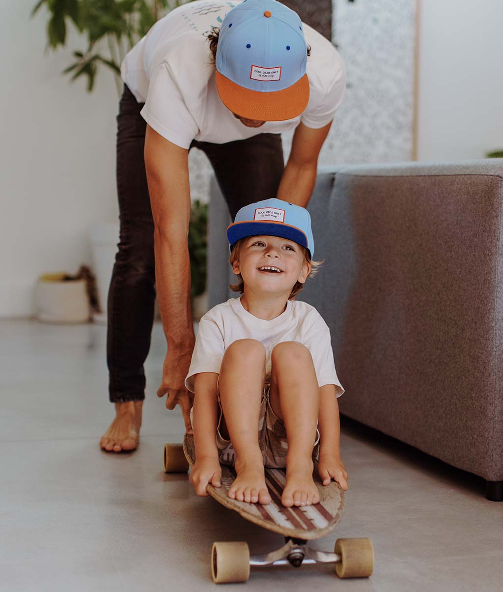 Casquette Parents-Enfants Mini Jean, visière plate, matchy-matchy, 100% coton biologique, dès 9 mois, Cool Kids Only !