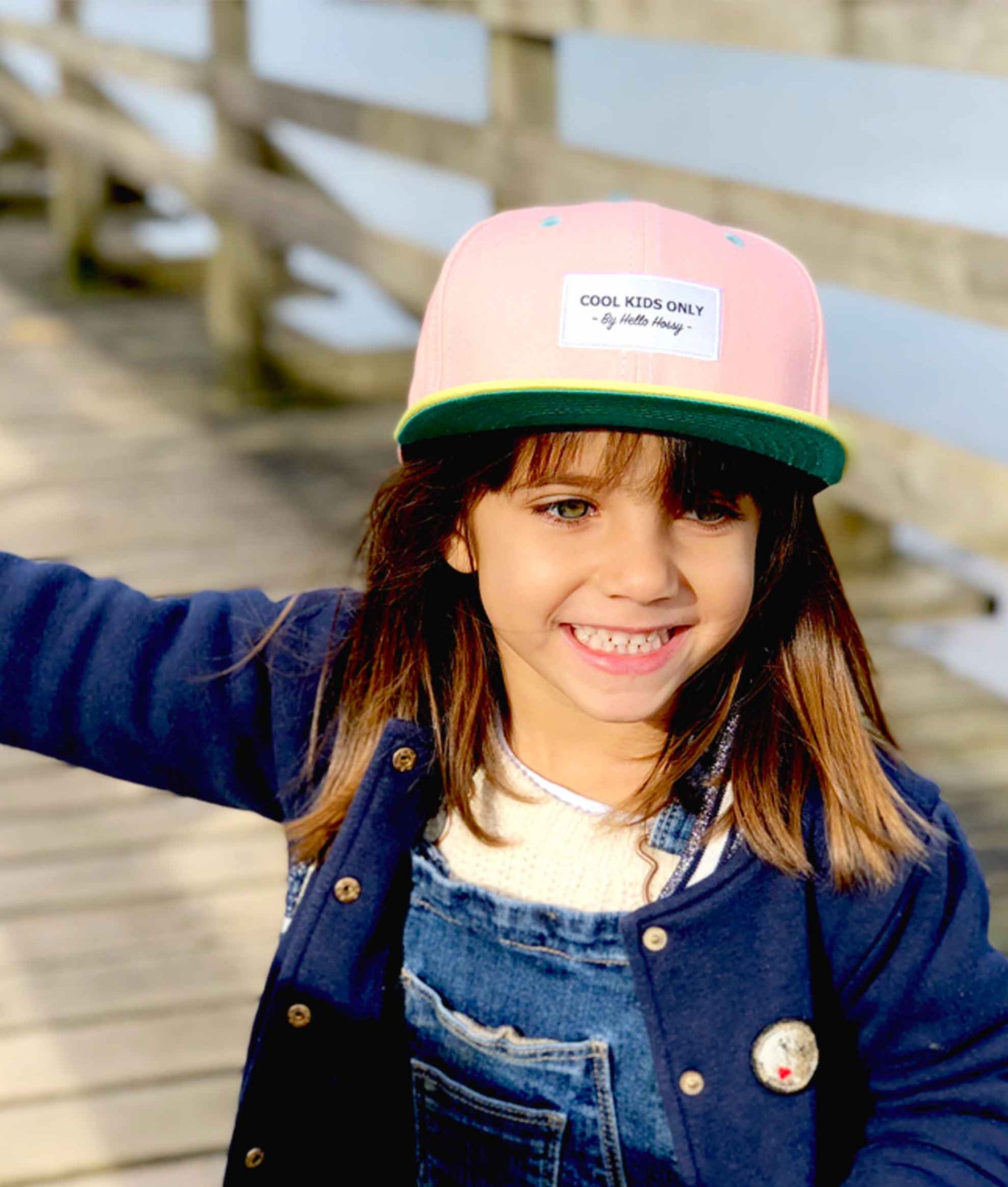 Casquette Enfants Mini Pink, visière plate, 100% coton biologique, certifiée Oeko-Tex, dès 9 mois, Cool Kids Only !