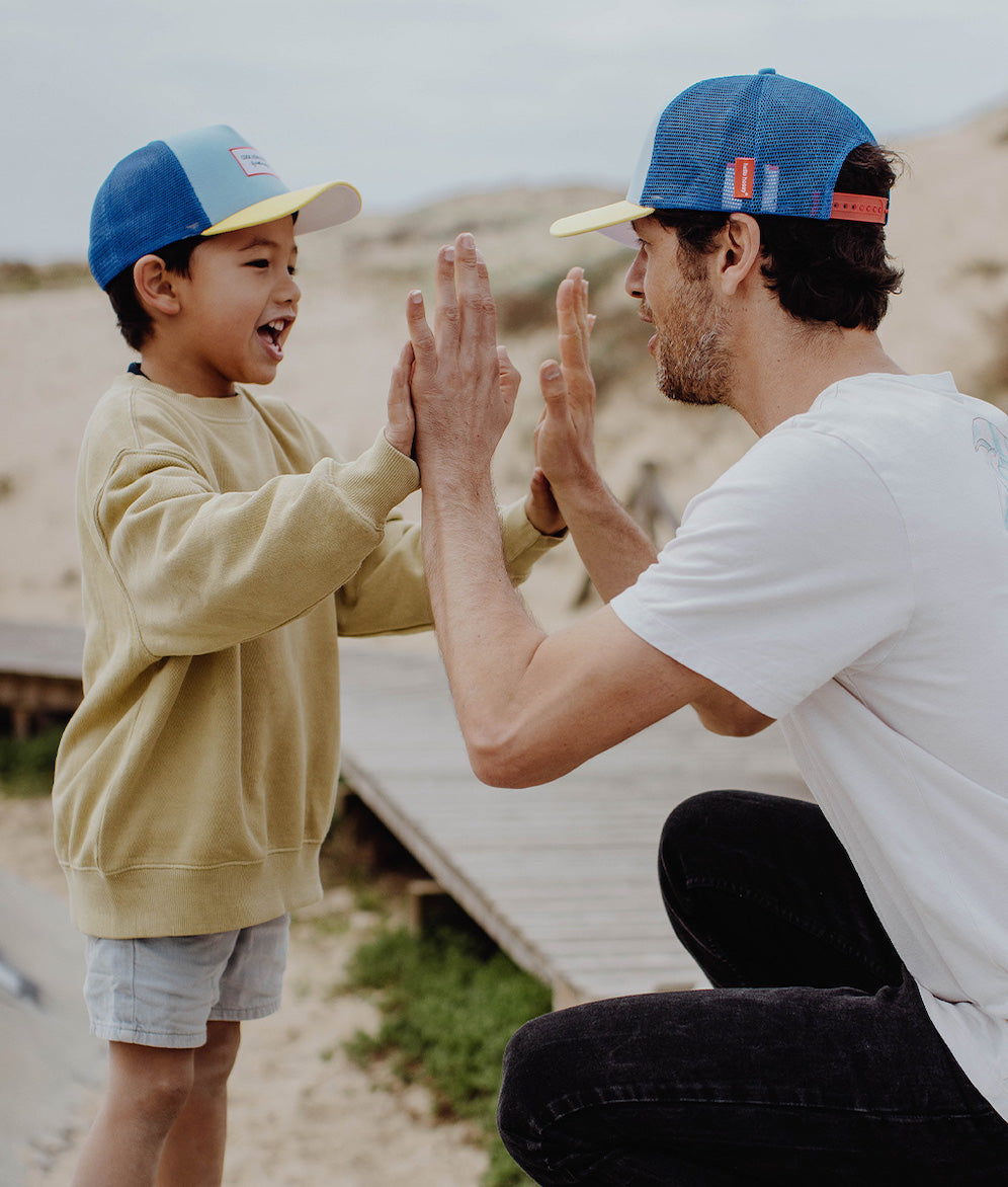 Casquette Parents-Enfants Mini Blue Lemon, style Trucker, matchy-matchy, éco-responsable, dès 9 mois, Cool Kids Only !