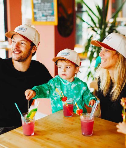 Casquette Parents-Enfants Mini Beige, visière courbée, matchy-matchy, 100% coton biologique, dès 9 mois, Cool Kids Only !