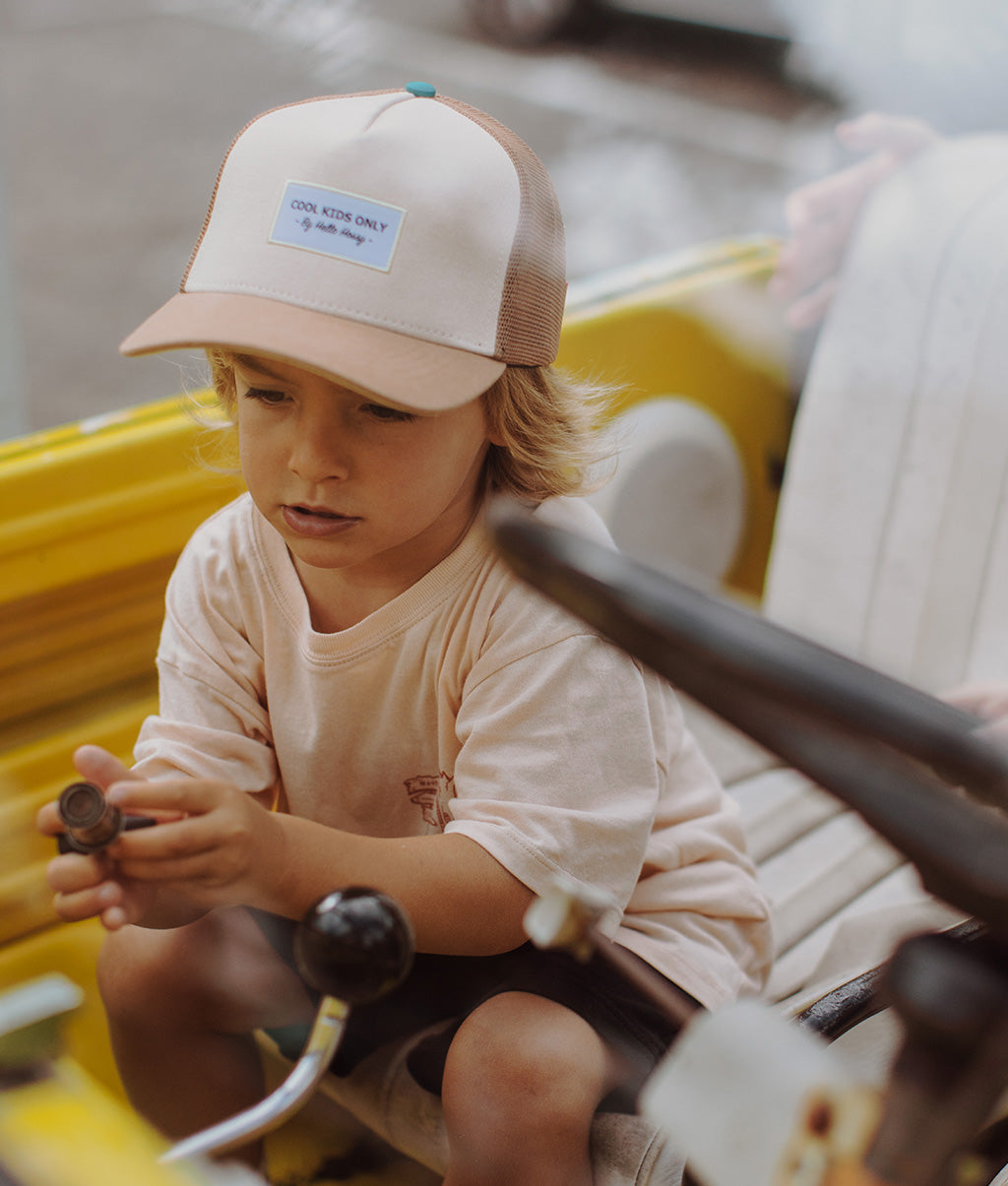 Casquette Enfants Mini Iced Coffee, style Trucker, éco-responsable, certifiée Oeko-Tex, dès 9 mois, Cool Kids Only !