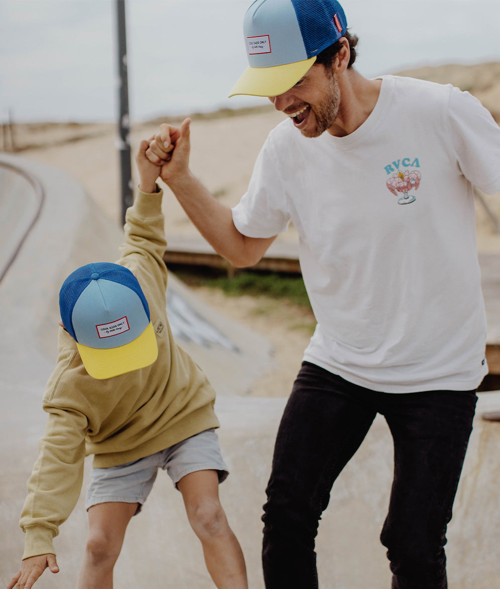 Casquette Parents-Enfants Mini Blue Lemon, style Trucker, matchy-matchy, éco-responsable, dès 9 mois, Cool Kids Only !